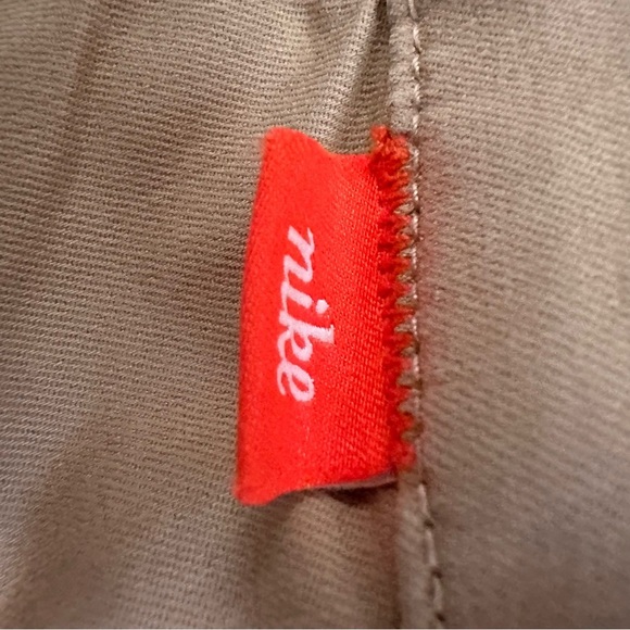 Nike Dri-FIT Golf Shorts Men's Size 40 Khaki
Flat Front Performance Chino - Picture 8 of 8